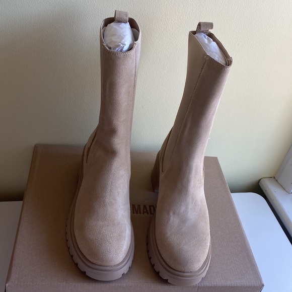 STEVE MADDEN
Women's Hesitant Lug-Sole Chelsea Booties - Picture 2 of 11